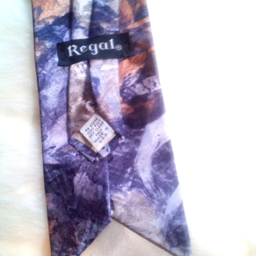 VINTAGE REGAL SILVER WITH TAN AND DARK GREY TONES TIE Like New